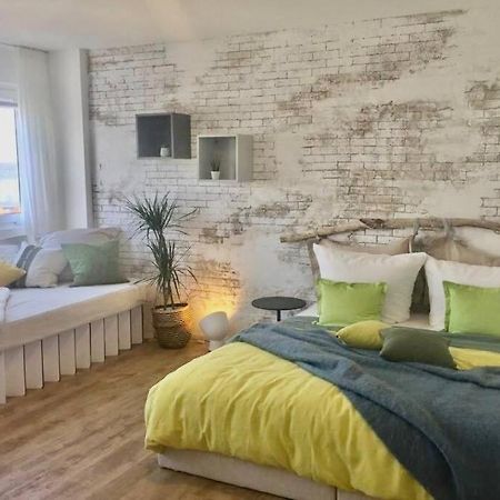 Liebevoll Renoviertes Apartment Mit Panoramablick フリードリヒスハーフェン エクステリア 写真